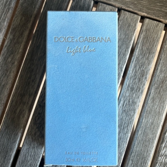 Dolce & Gabbana Light Blue Eau de Toilette - Picture 3 of 3